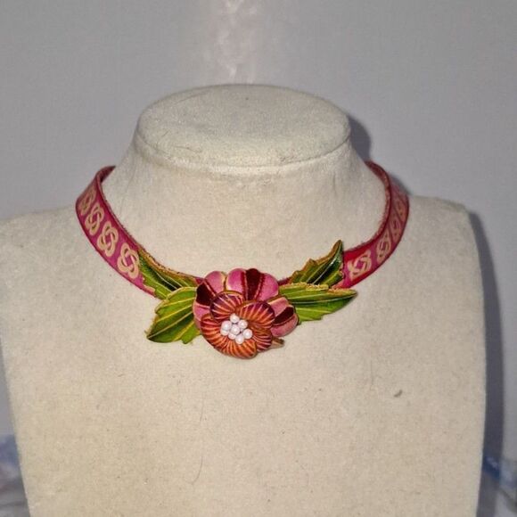 A Handcrafted Vintage Leather Women's Choker Necklace Floral Adjustable Hippie - Picture 1 of 8